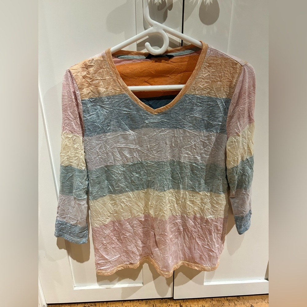 Striped Multicolor V-Neck Top, crinkle style